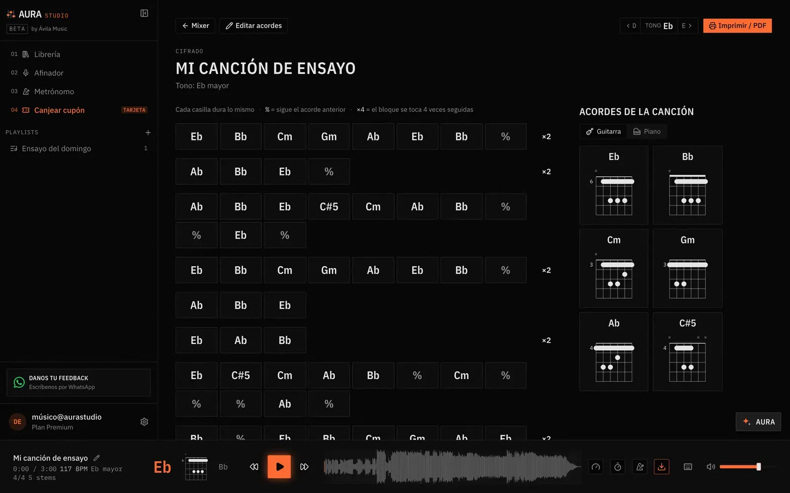 Cifrado de una canción en Aura Studio en la compu, con los diagramas de acordes en guitarra